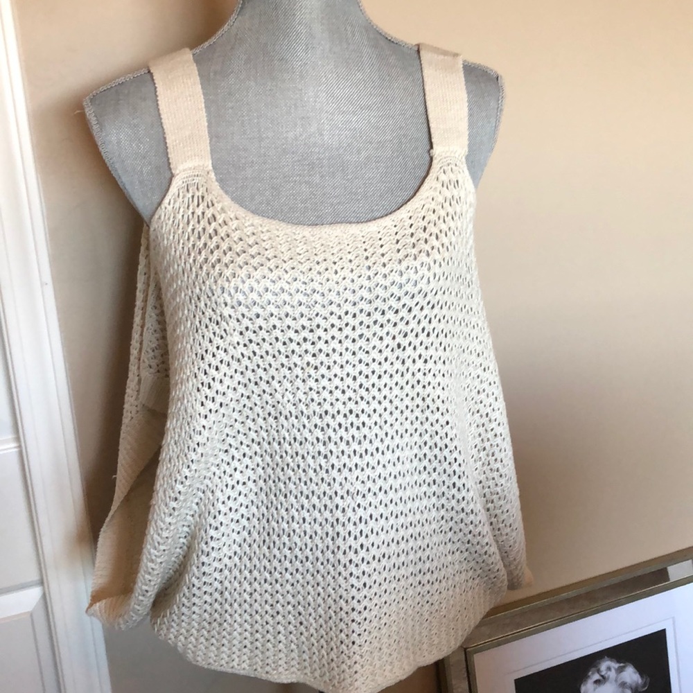 WILLOW AND CLAY TOP